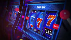 Live roulette dealer spinning the wheel in real time on tahuplay platform